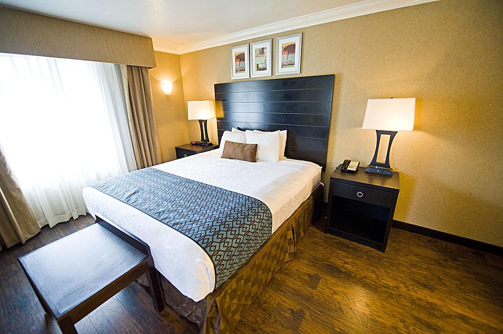 Hotel D'Lins Ontario Airport Bagian luar foto