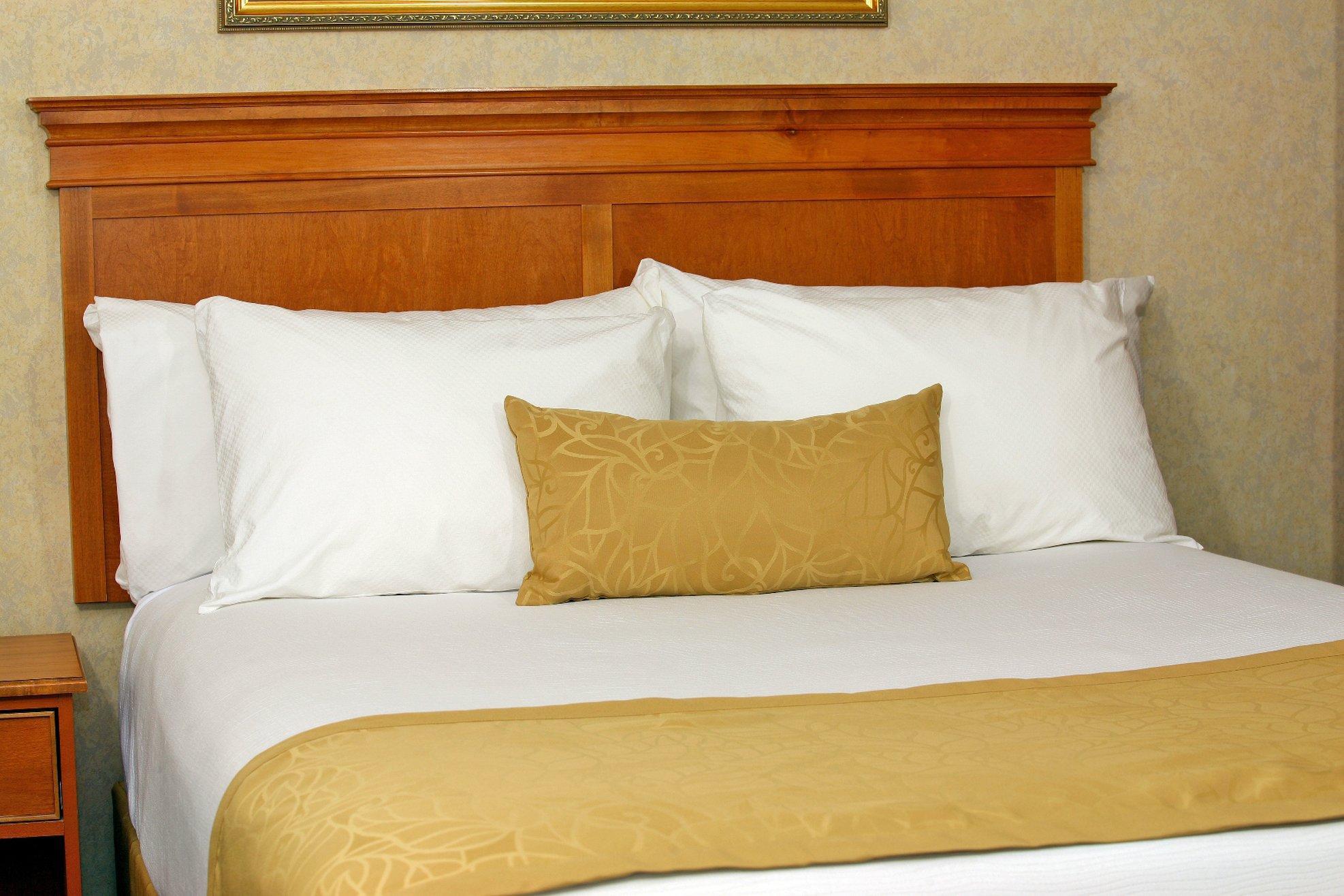 Hotel D'Lins Ontario Airport Bagian luar foto