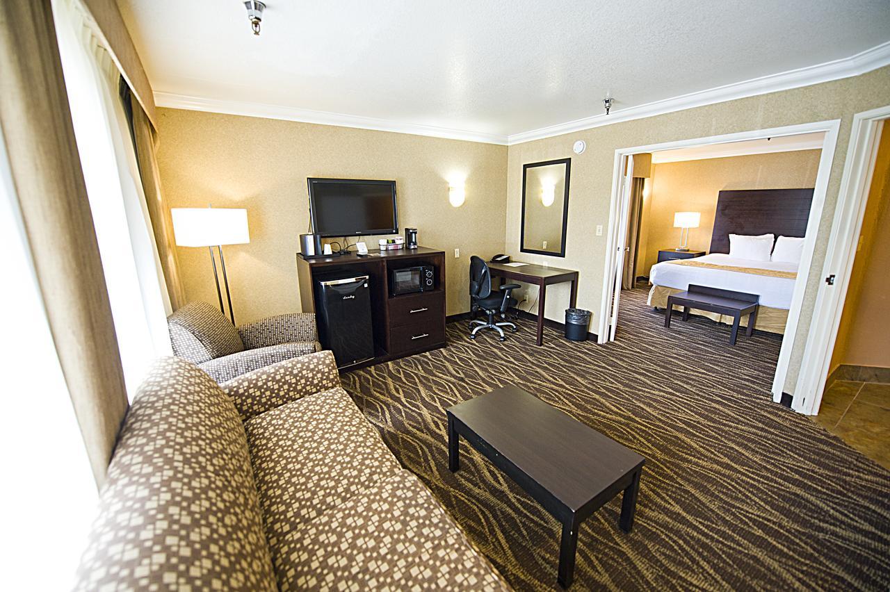Hotel D'Lins Ontario Airport Bagian luar foto