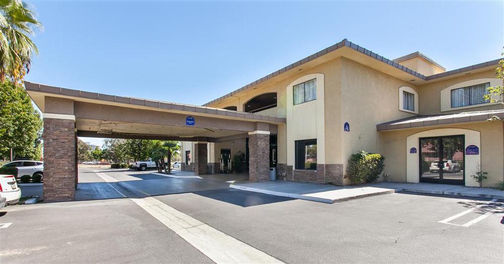 Hotel D'Lins Ontario Airport Bagian luar foto