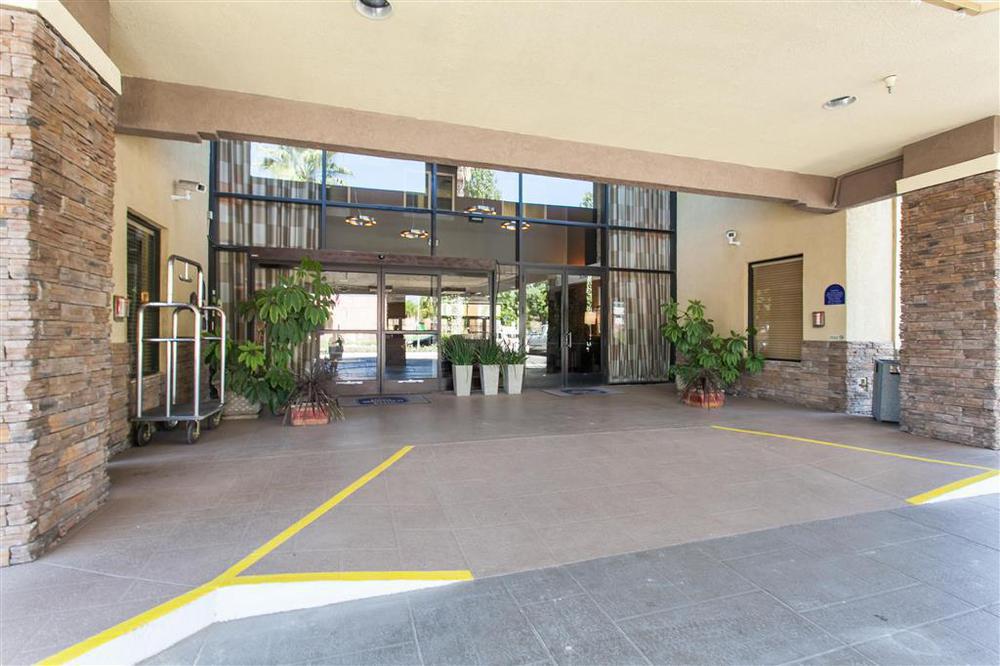 Hotel D'Lins Ontario Airport Bagian luar foto